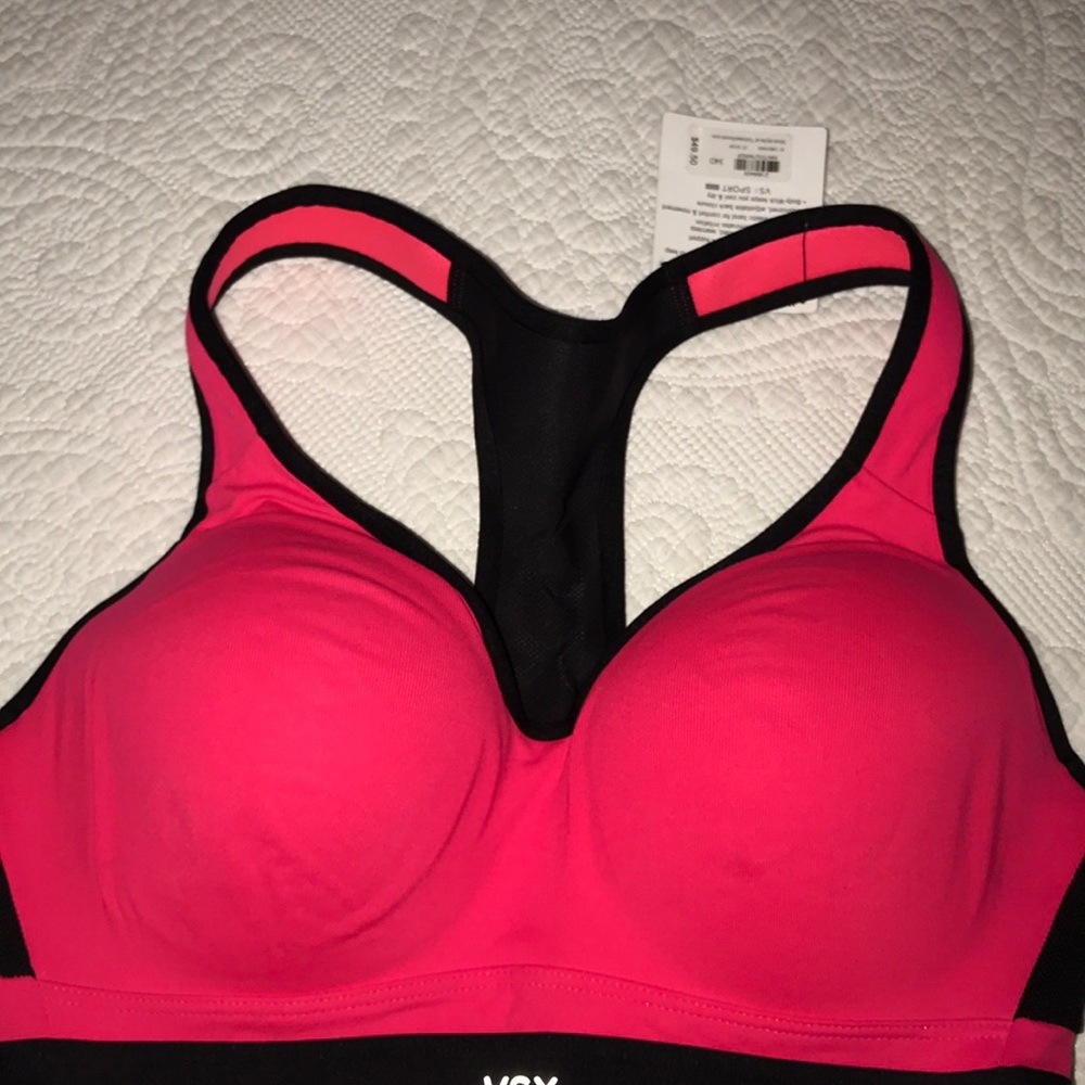 NWT Victoria’s Secret sports bra